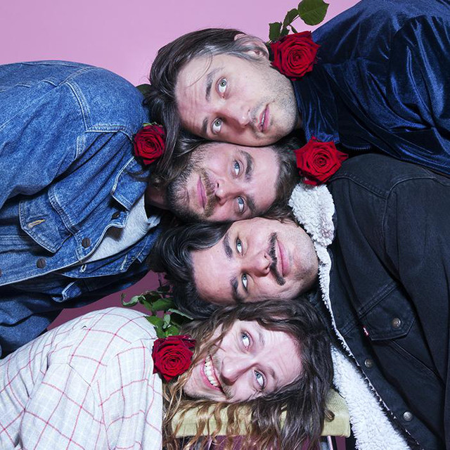 ✗ Žánroví chameleoni Swain se vrací do Underdogs'.